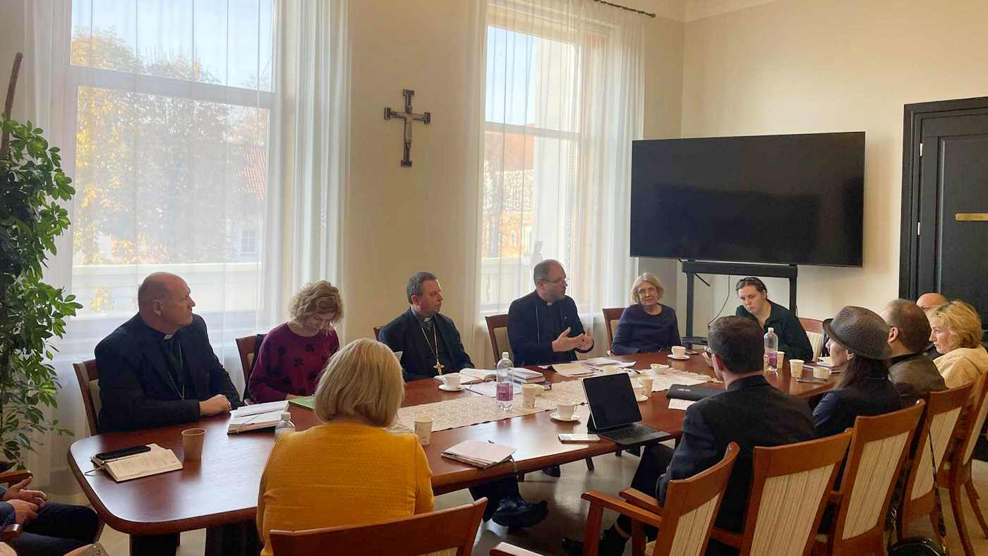 20251107_sinodo-vysk-atstovai_kaune02.jpeg (89 KB)